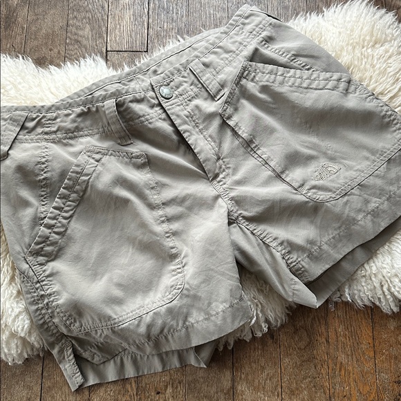 The North Face Pants - The North Face Women's Tan Brown Hiking Active Outdoor Shorts, Size 8